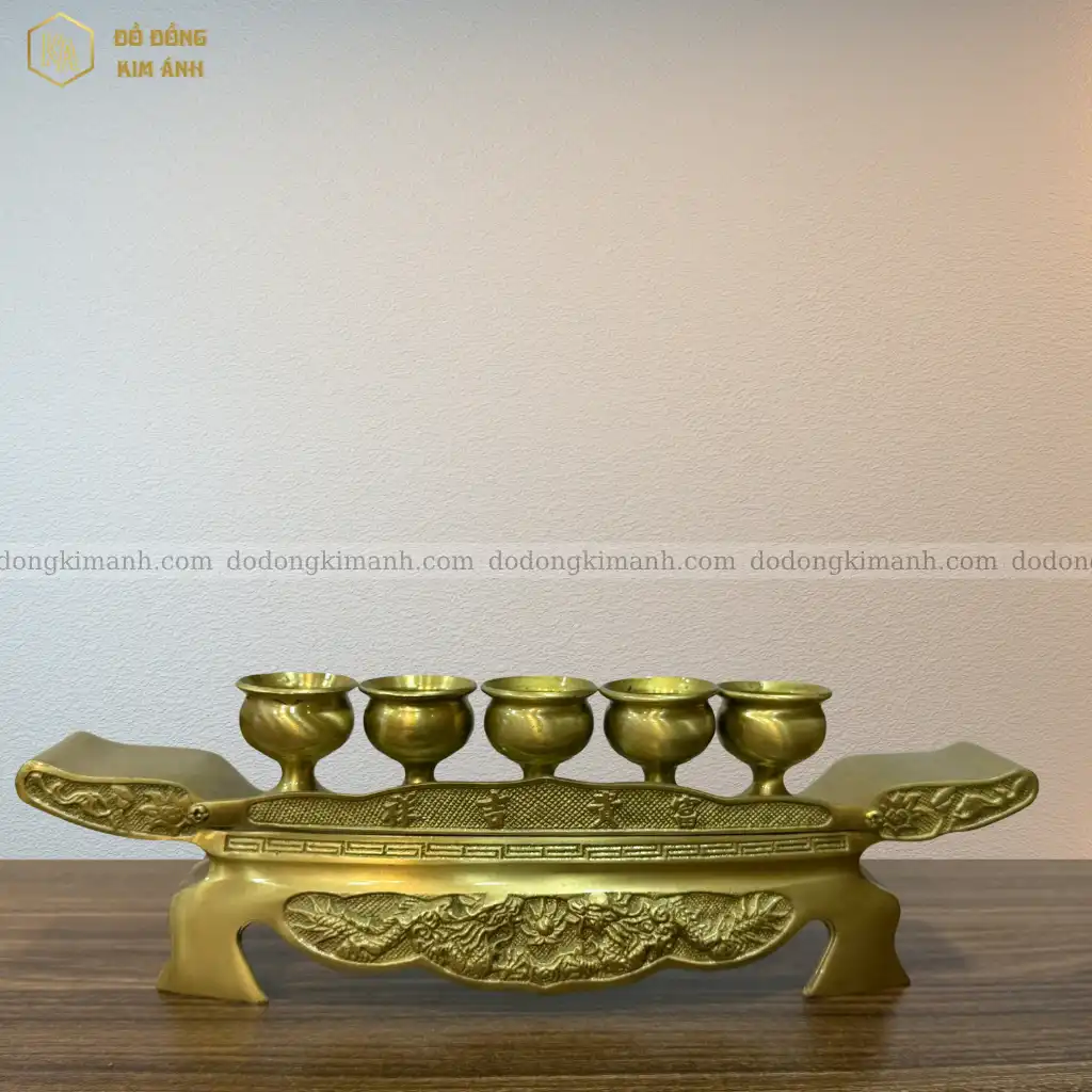 Bộ khay chén bằng đồng màu vàng mộc